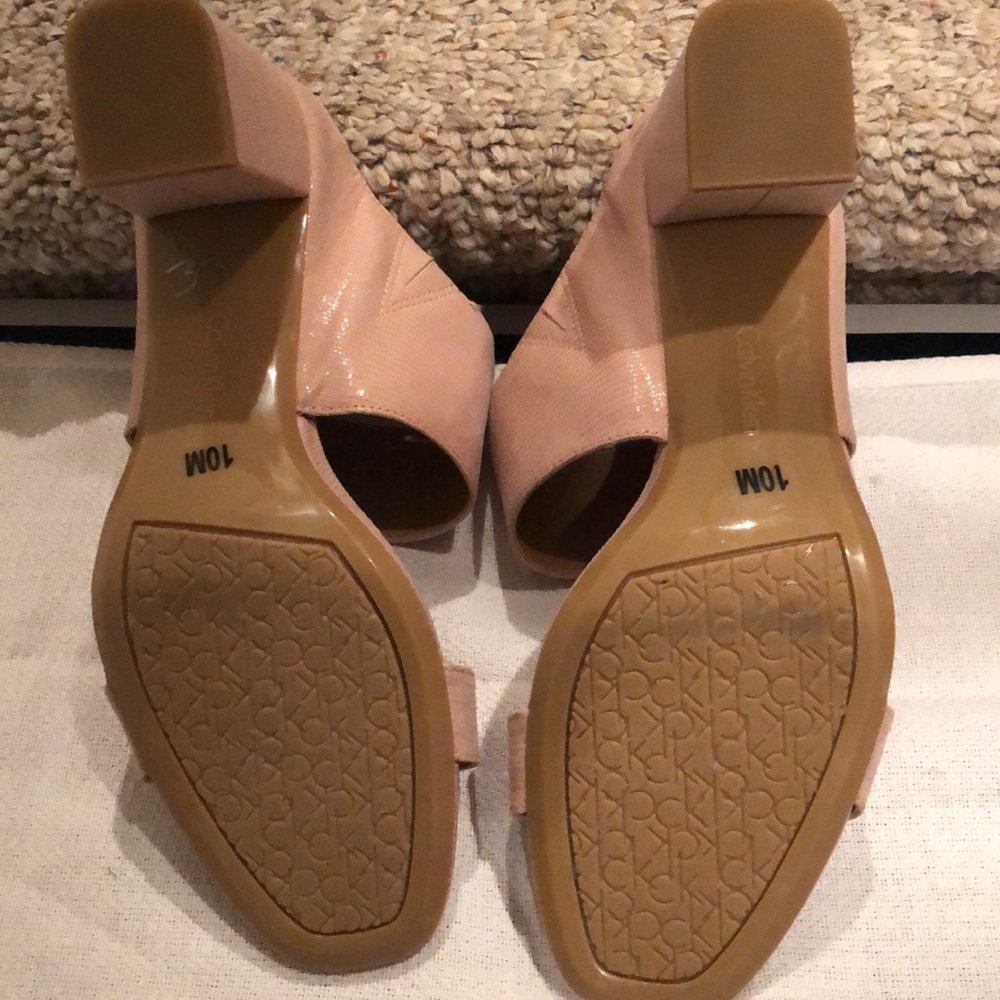 Shoes - Picture 4 of 5